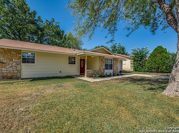3rd image of 4406 Sunshadow St