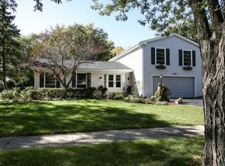 3940 W End Rd, Downers Grove, IL 60515