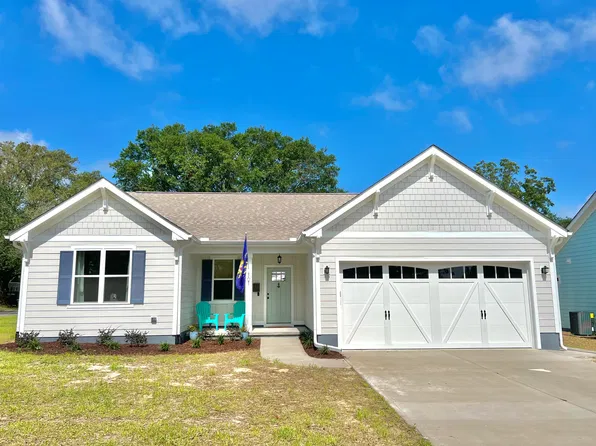 101 5th St N, Carolina Beach, NC 28428