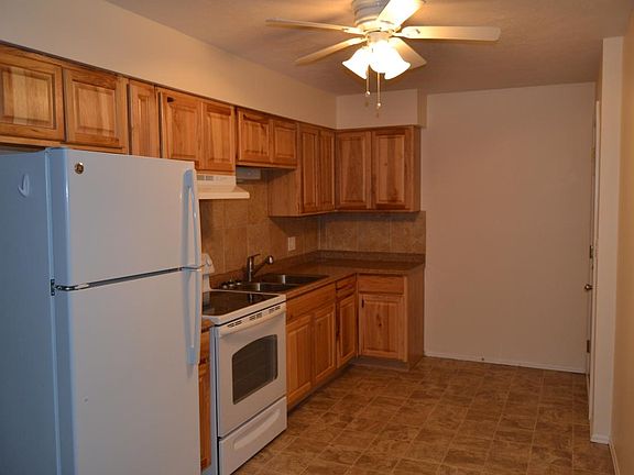 Kitchen & Eating area