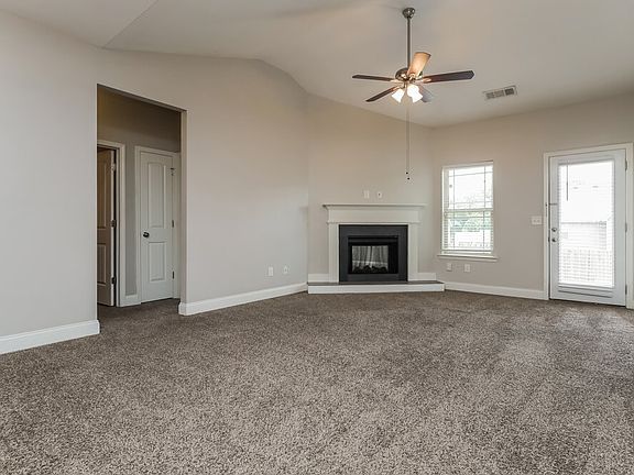 4th image of 547 Joneus Dr