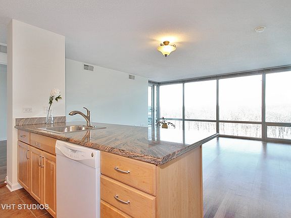 5th image of 9715 Woods Dr Unit 808
