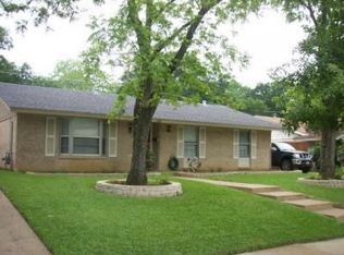 1414 Pickwick Ln, Irving, TX 75060