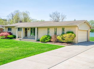 19639 Parkville St, Livonia, MI 48152