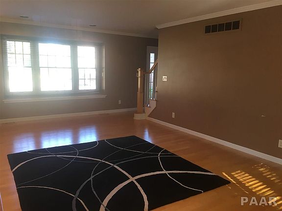 4th image of 908 W Brookforest Dr
