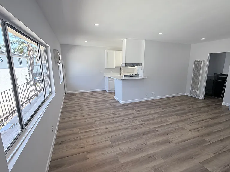 1223 N Kingsley Dr #7 — Photo 26