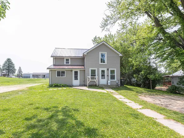 811 E Maple St, Lancaster, WI 53813