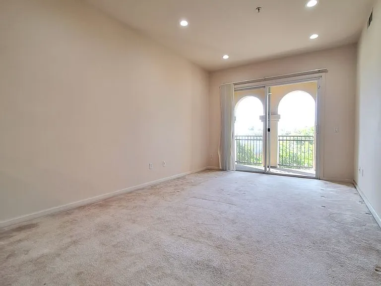 1883 Agnew Rd #304 — Photo 12