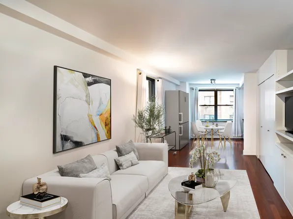 305 East 40th Street 5X image 3 of 12