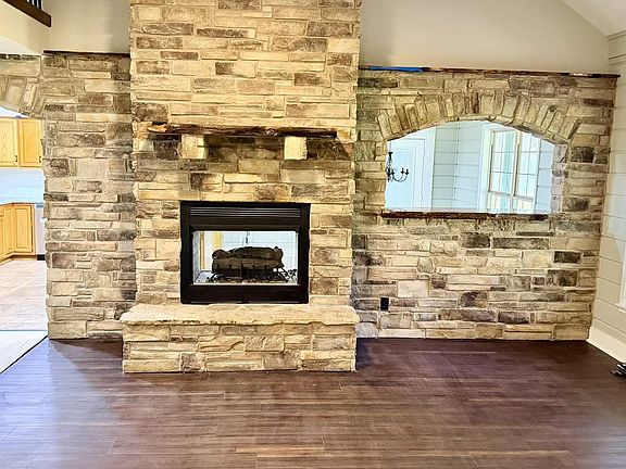 3rd image of 335 Walding Rd