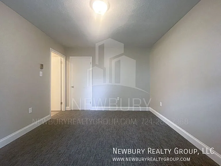 49 Sunbury Est — Photo 15
