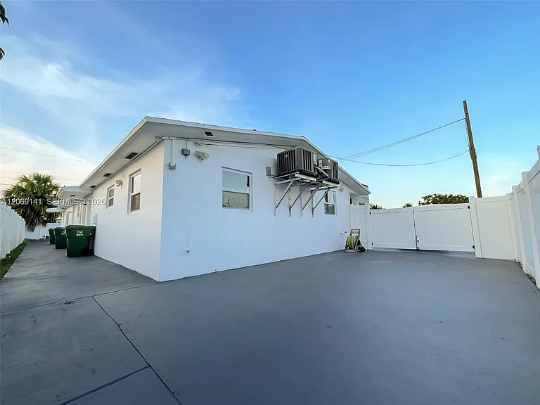 510 NE 4th Ave #510 — Photo 3