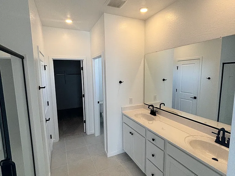 15893 W Hackamore Dr — Photo 10