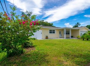 2048 Cove Dr, Largo, FL 33774