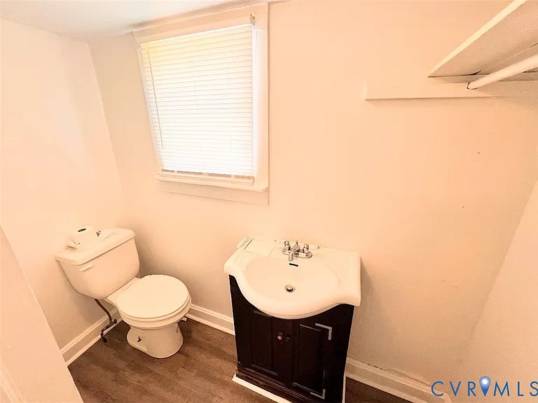 237 S 12th Ave — Photo 8