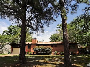 913 Ross Trl, Arlington, TX 76012