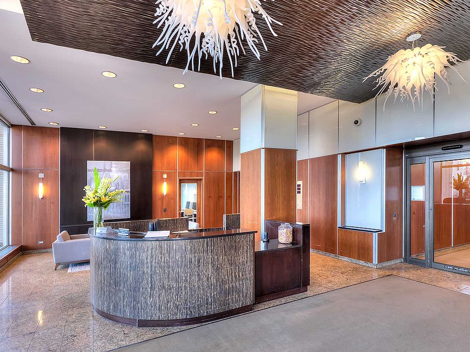 With features that streamline your day and a location walking-distance to major destinations, there's more time to focus on the things that matter most.