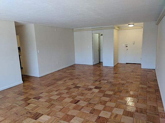 4th image of 142 Saint Marys St #4