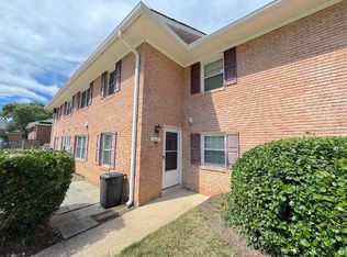 8632 Walutes Cir #B, Alexandria, VA 22309