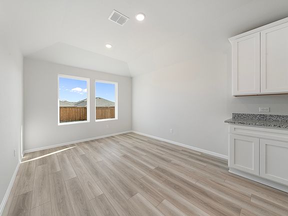 5th image of 212 Tartane Dr