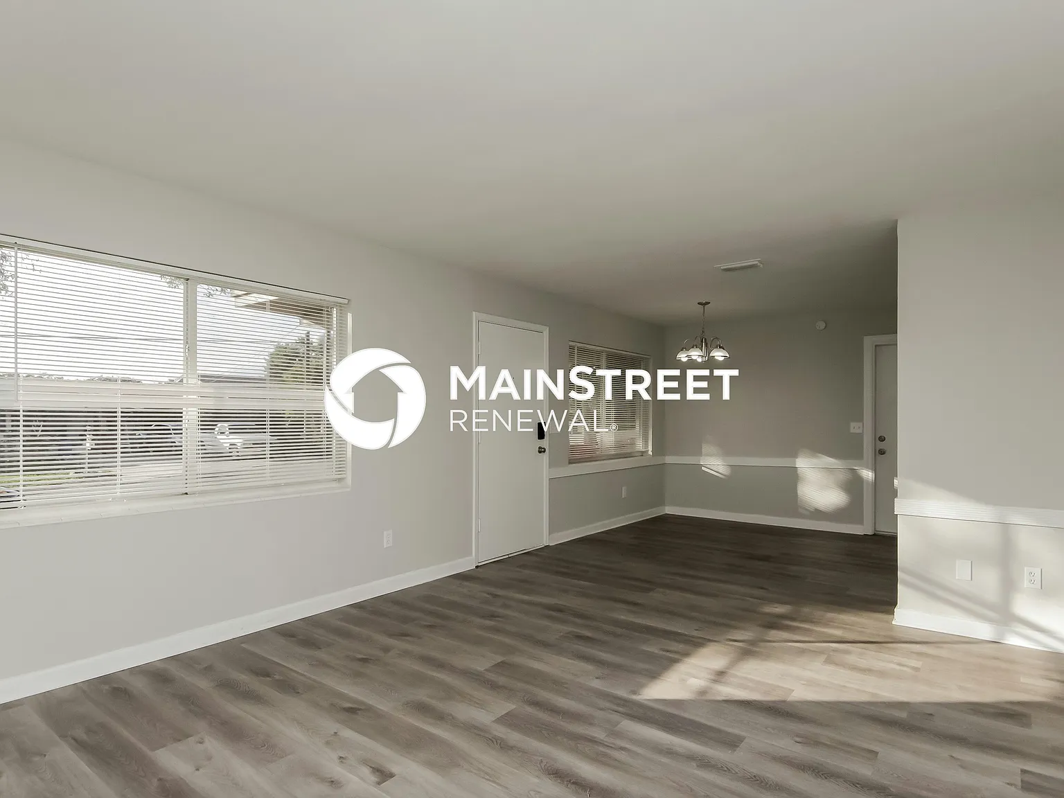 240 16TH ST NE — Photo 4