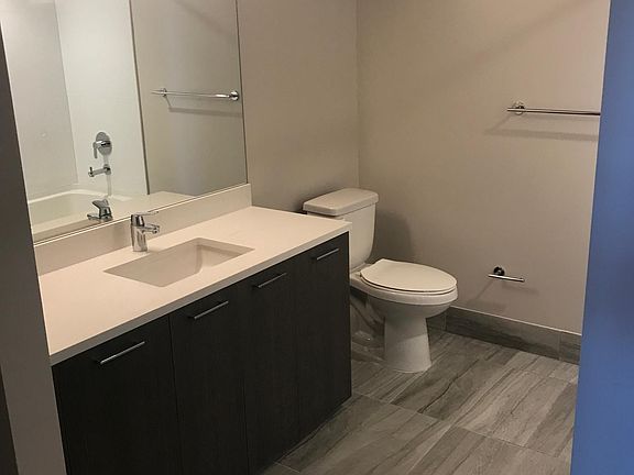 5th image of 708 NE 1st Ave