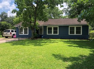 813 Magnolia St, Lake Jackson, TX 77566