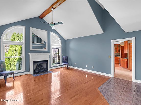 4th image of 137 Willow Wood Dr