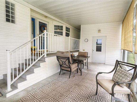 4th image of 272 S Port Royal Ln