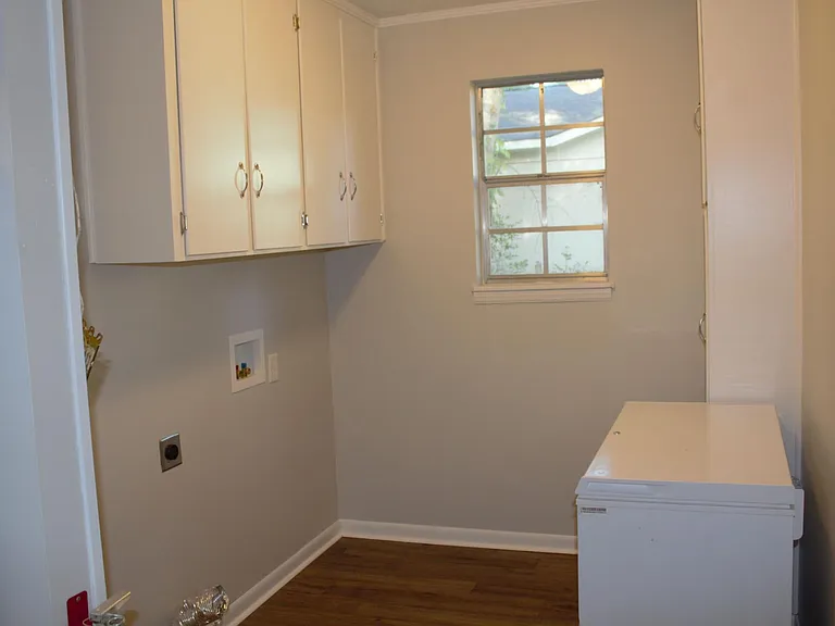 2504 Choctaw St — Photo 6