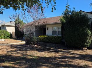 808 N 10th Ave, Upland, CA 91786