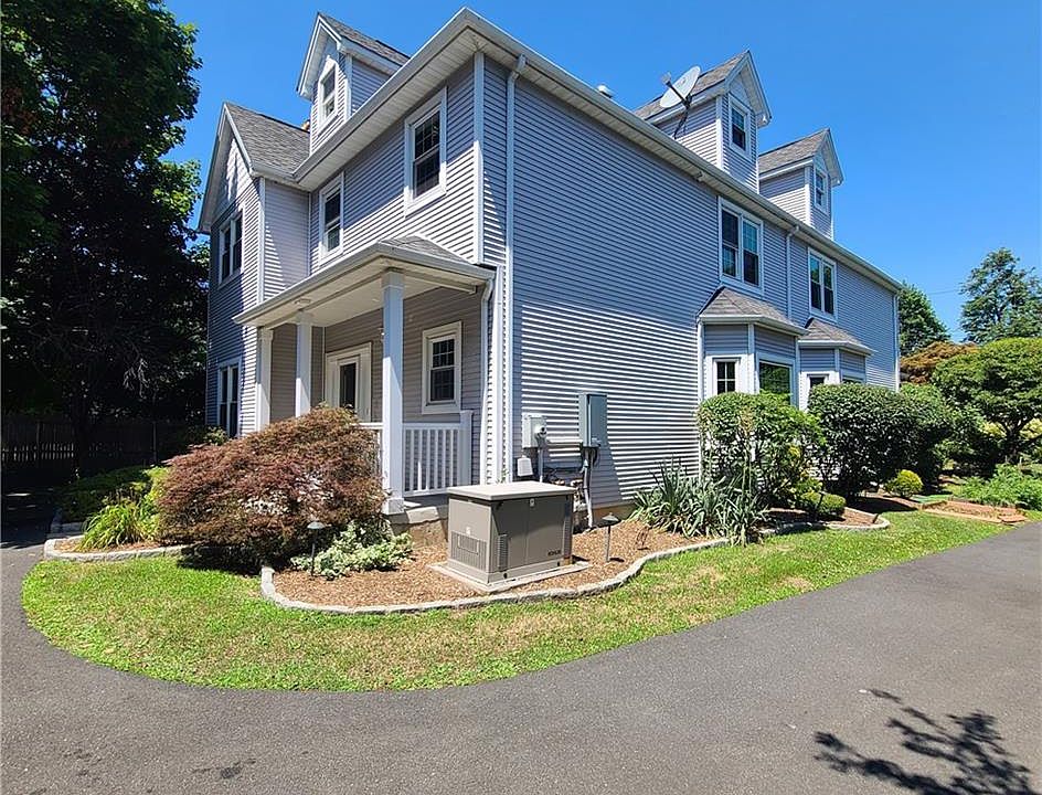 1st image of 76 Smith Avenue