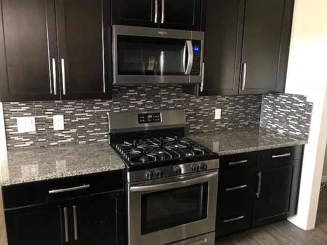 4 bed, 1969 sqft, $2,200 — Photo 4