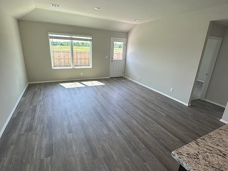 219 N Cattle Dr — Photo 11