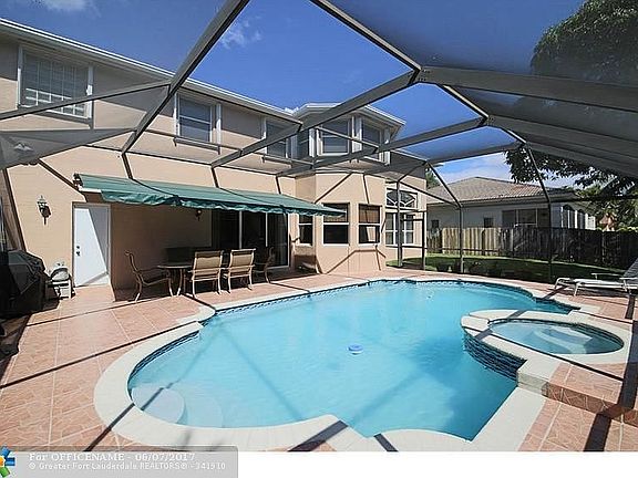 3rd image of 337 SW 188th Ter