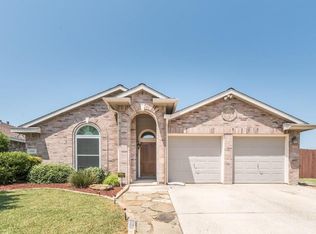 900 Rustic Dr, Fort Worth, TX 76179