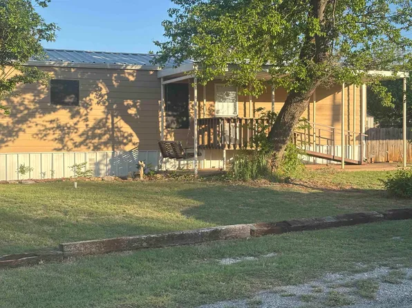 310 W Michigan Ave, Electra, TX 76360