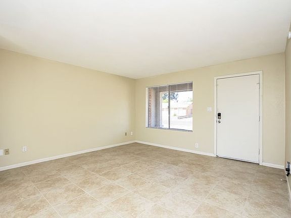 4th image of 1491 W Runion Dr
