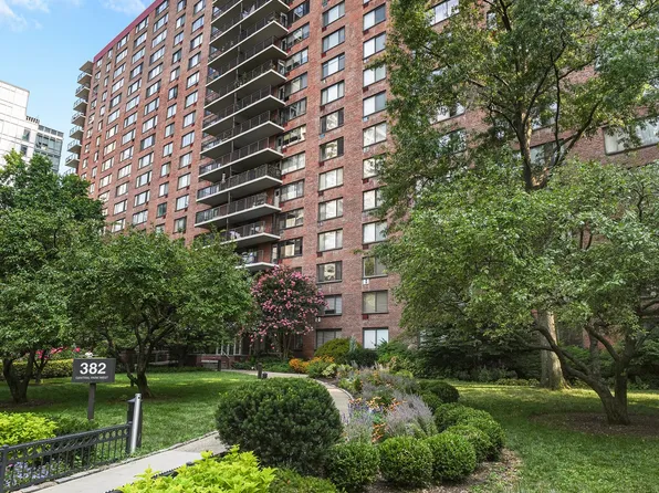 382 Central Park West image 14 of 15