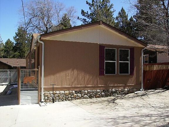 2nd image of 357 W Kern Ave