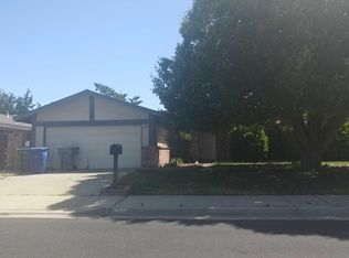 835 Purdue Ave, Clovis, CA 93611