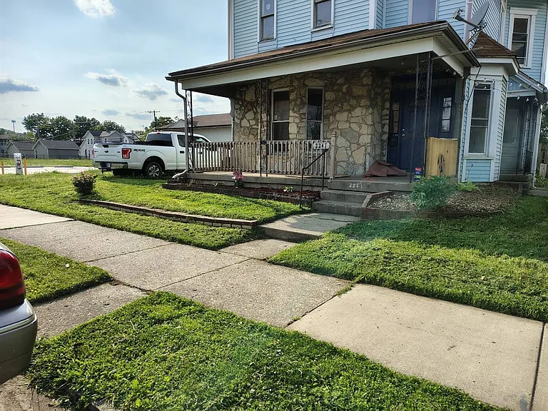 2241 E 3rd St — Photo 2