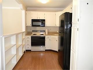 4th image of 73 Carriage Ln #73