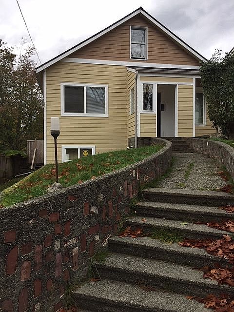 2nd image of 128 NW 81st St