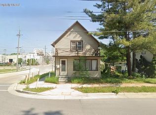 735 E North St, Waukesha, WI 53188