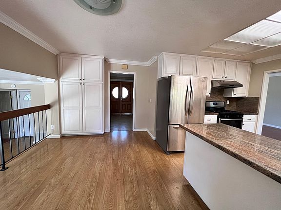 2nd image of 2934 Glen Darby Ct