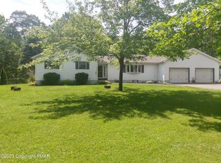 30 Rodie Dr, Bear Creek Township, PA 18702