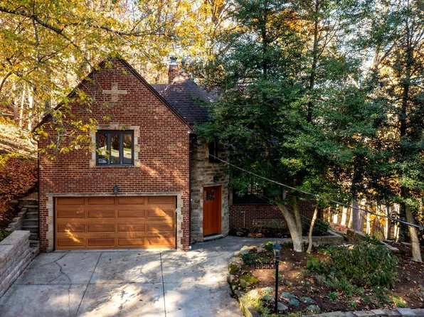 18500 Edgewood Dr, Rocky River, OH 44116