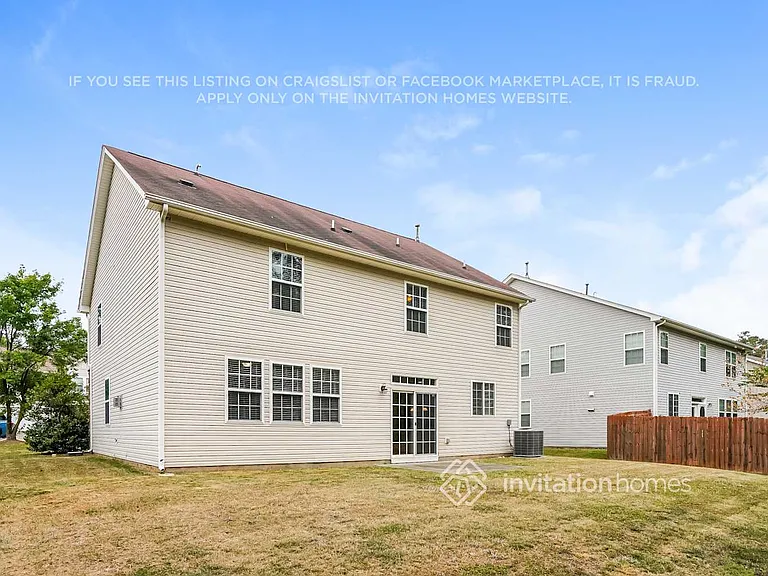 621 Ashburn Ln — Photo 17