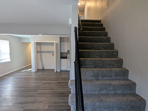 4th image of 216 NE Cedar Ct #216